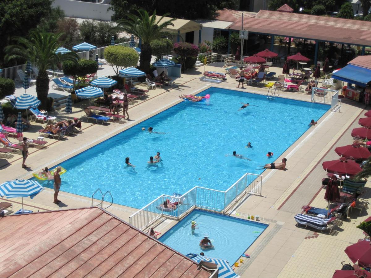 Crown Resorts Elamaris Protaras Exteriör bild